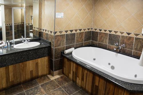 Warmbaths, A Forever Resort: Hotel Suite. 2 Persons Max